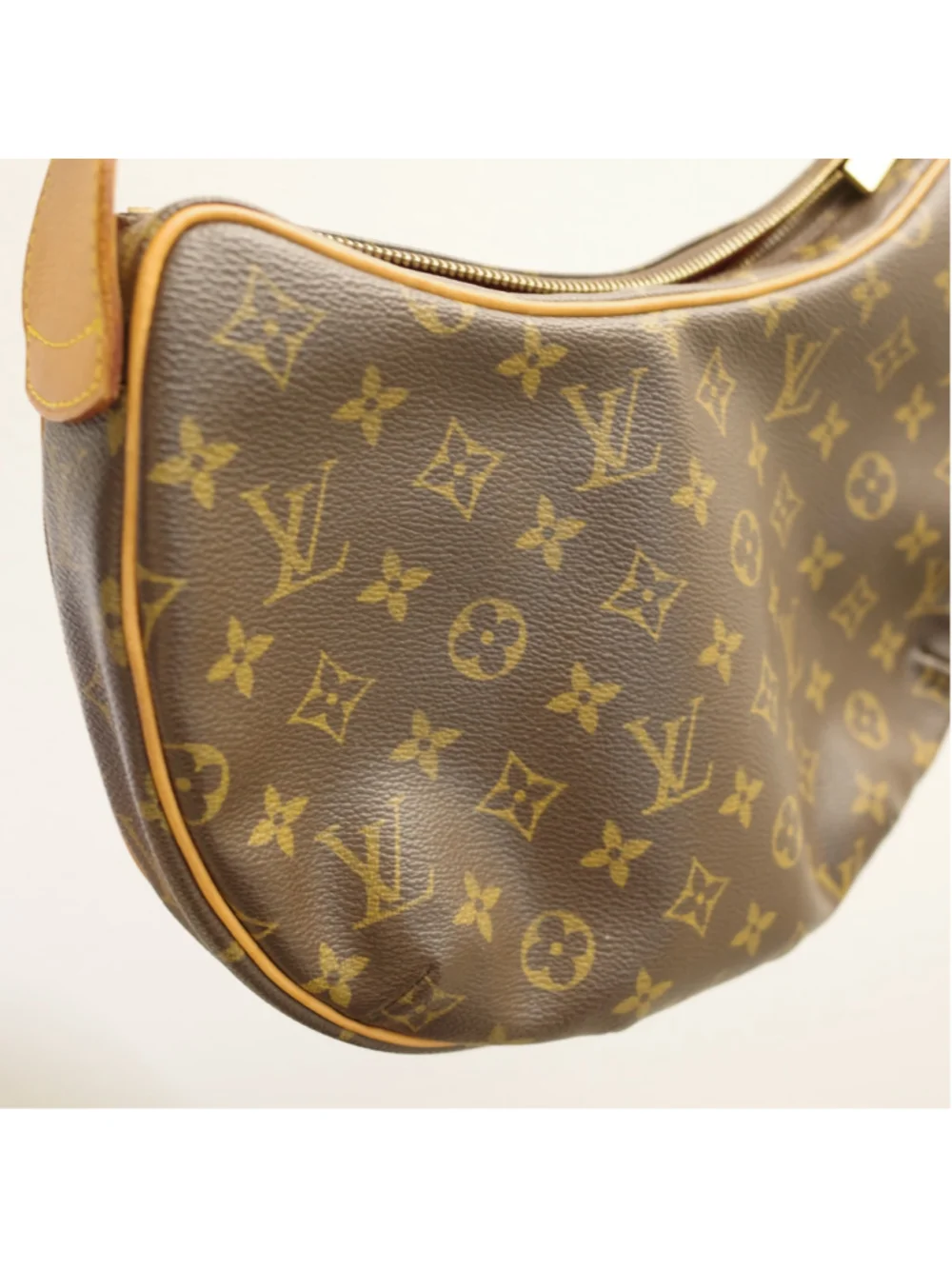 LOUIS VUITTON Monogram Croissant MM - Picture 12 of 15